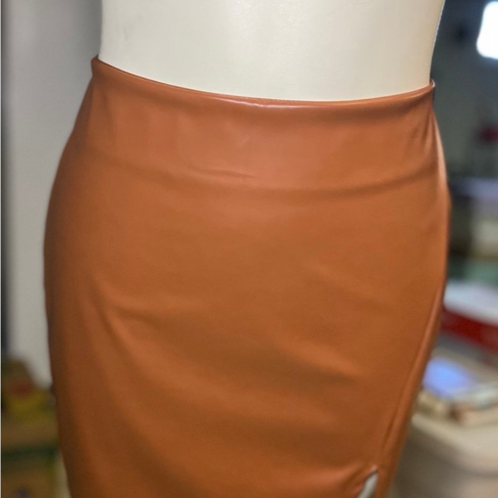 Elegant Tan Skirt